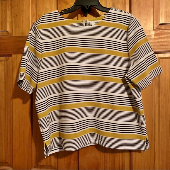 Old Navy Tops - 🌊Old Navy Striped Top 🌊